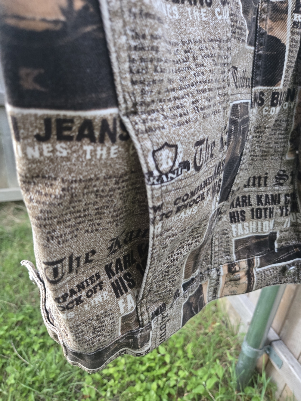 Karl Kani Brown & Tan Vintage Newspaper-Print Denim Set - Picture 12 of 16